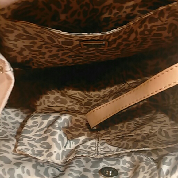 Guess Pink purse - Picture 6 of 7